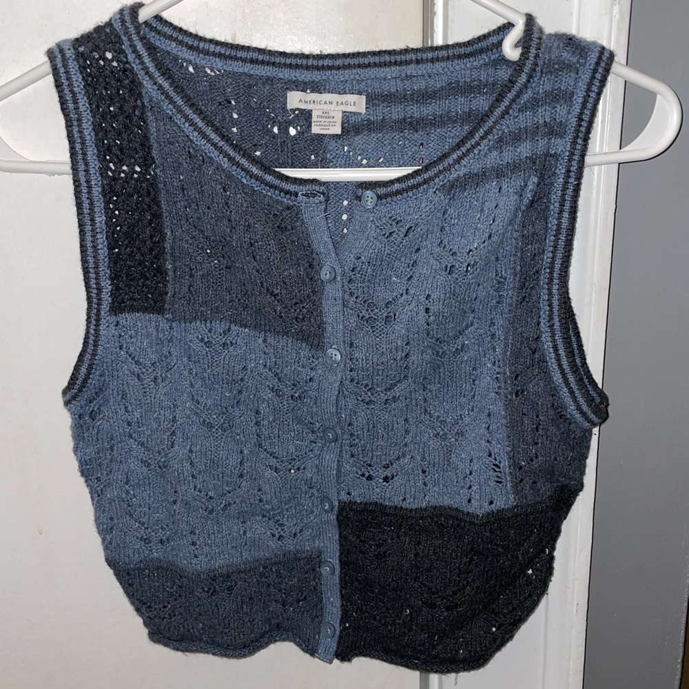 American Eagle Button Down Cropped Crochet Sweater Vest Top